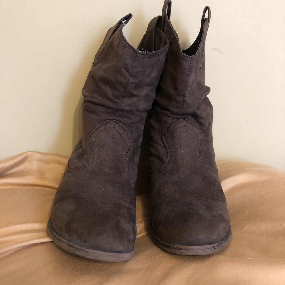 Fashion cowboy boots!